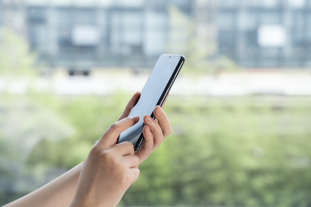 媒体：别让校园App“挤爆”手机