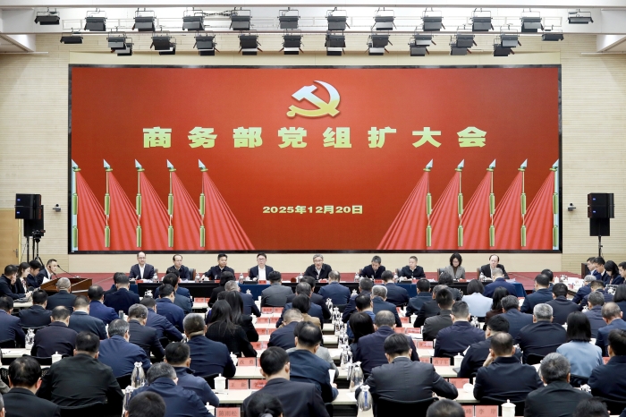 商务部：大力提振消费，扩大优质商品和服务供给，释放服务消费潜力