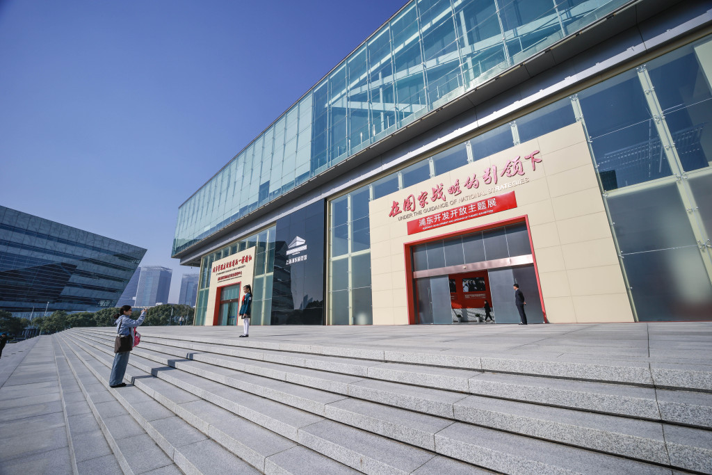 一个门牌号、一条烂泥渡路、一个机器人天团，上海这个主题展焕新开放