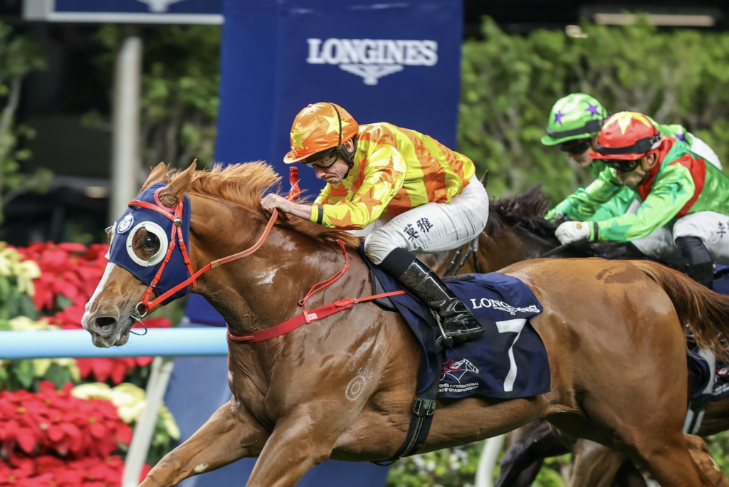 老将伤愈归来成就“三冠王”,香港跑马地见证一段传奇故事